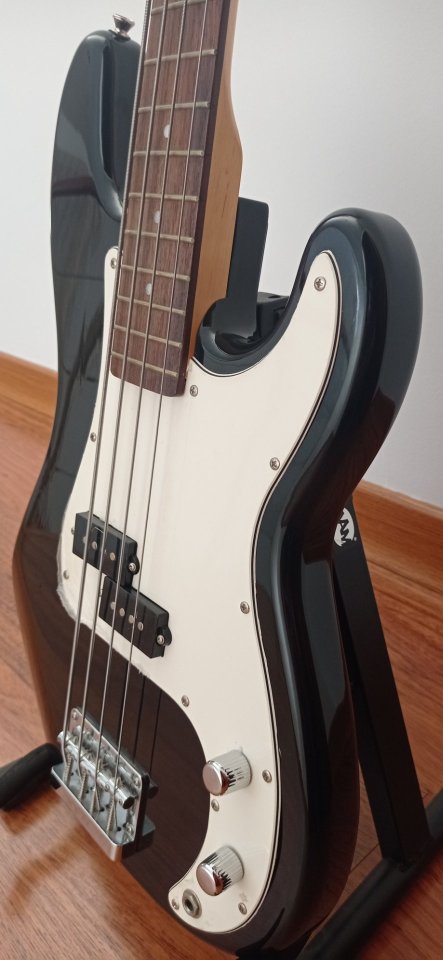Bajo eléctrico Aria STB Series de segunda mano · Foto 1 de 8 · Cuenca · 130 €