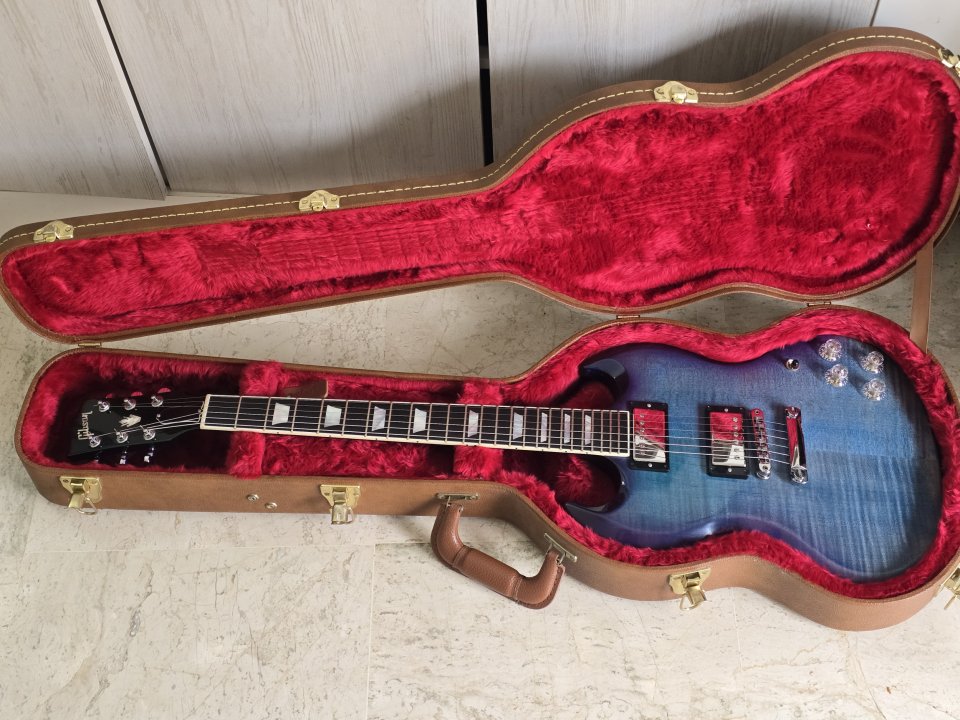 Gibson SG Modern de segunda mano · Foto 1 de 3 · Málaga · 1500 €