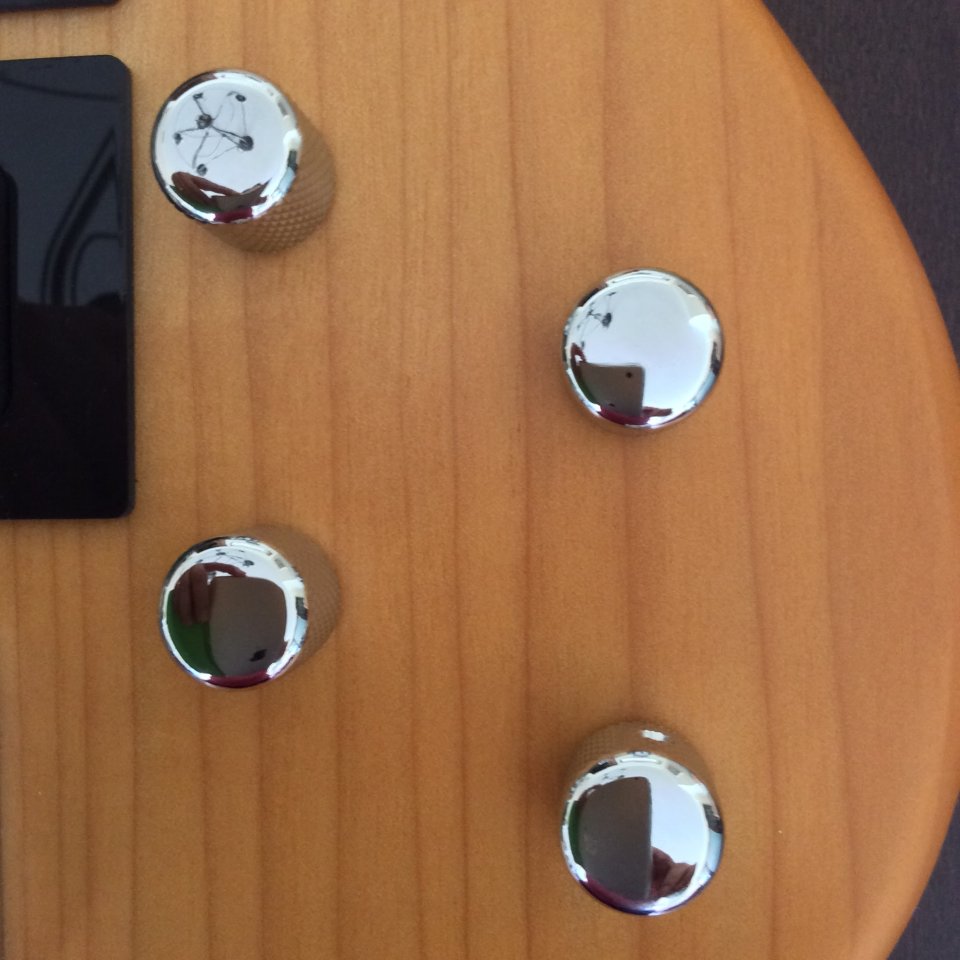 Bajo Fretless Customizado