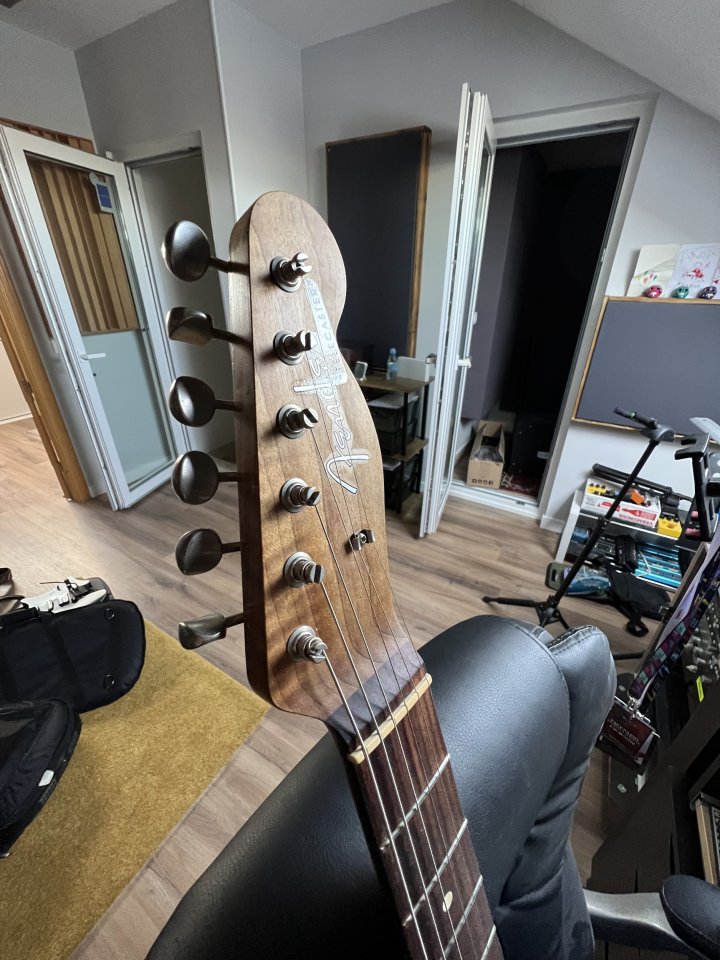 Vendo Fender Telecaster Vintera con mejoras de segunda mano · Foto 7 de 10 · Madrid · 1100 €