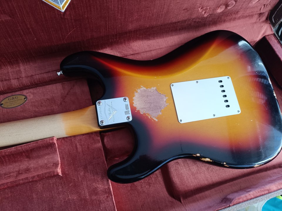 Fender stratocaster sunburts custom shop relic 62