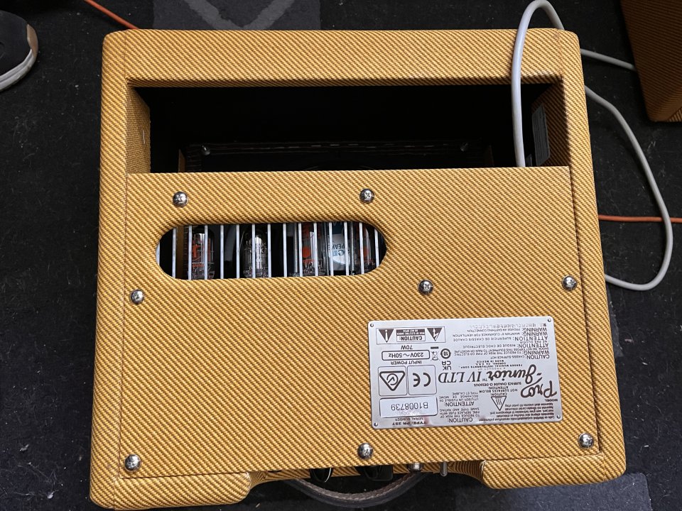 Fender Pro Junior IV limited edition Lacquered tweed de segunda mano · Foto 2 de 3 · Madrid · 439 €