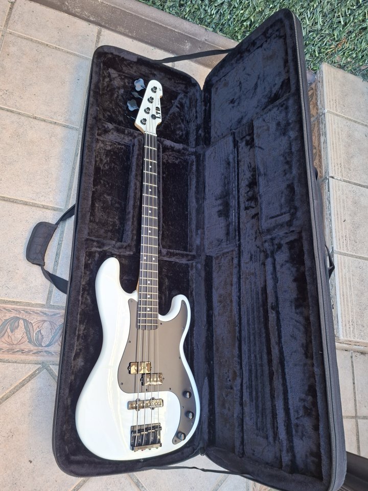 Bajo ESP LTD Surveyor '87 de segunda mano · Foto 2 de 7 · Madrid · 850 €