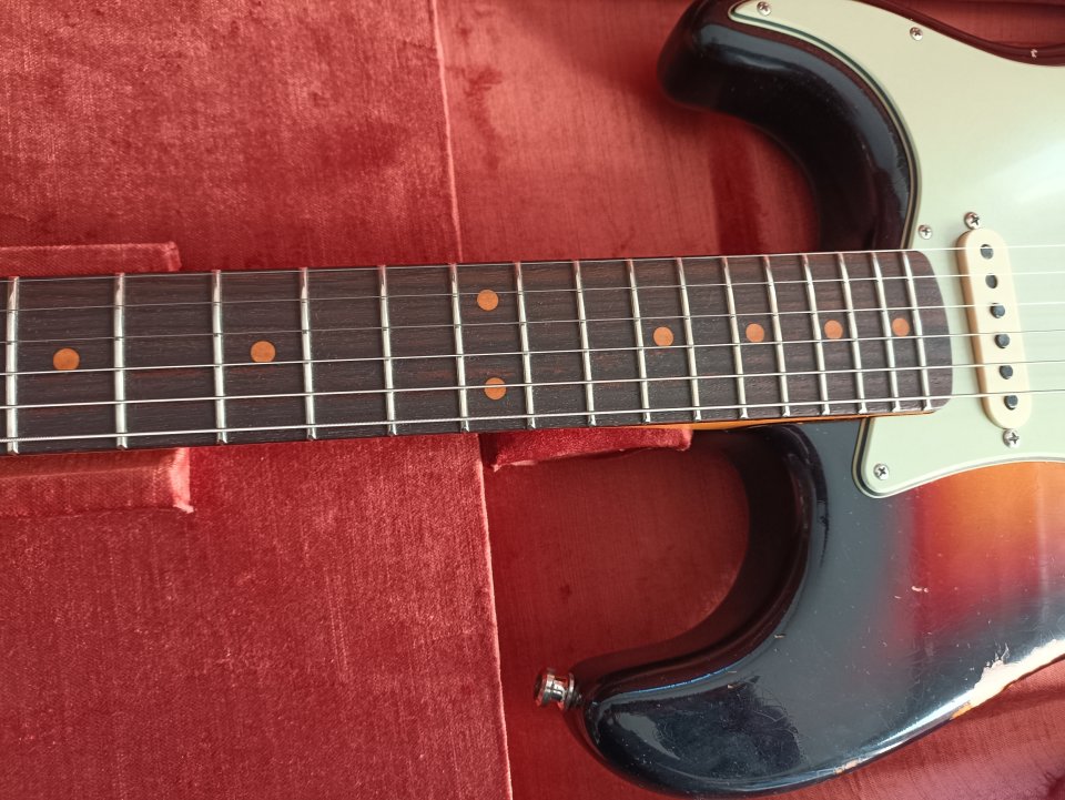 Fender stratocaster sunburts custom shop relic 62