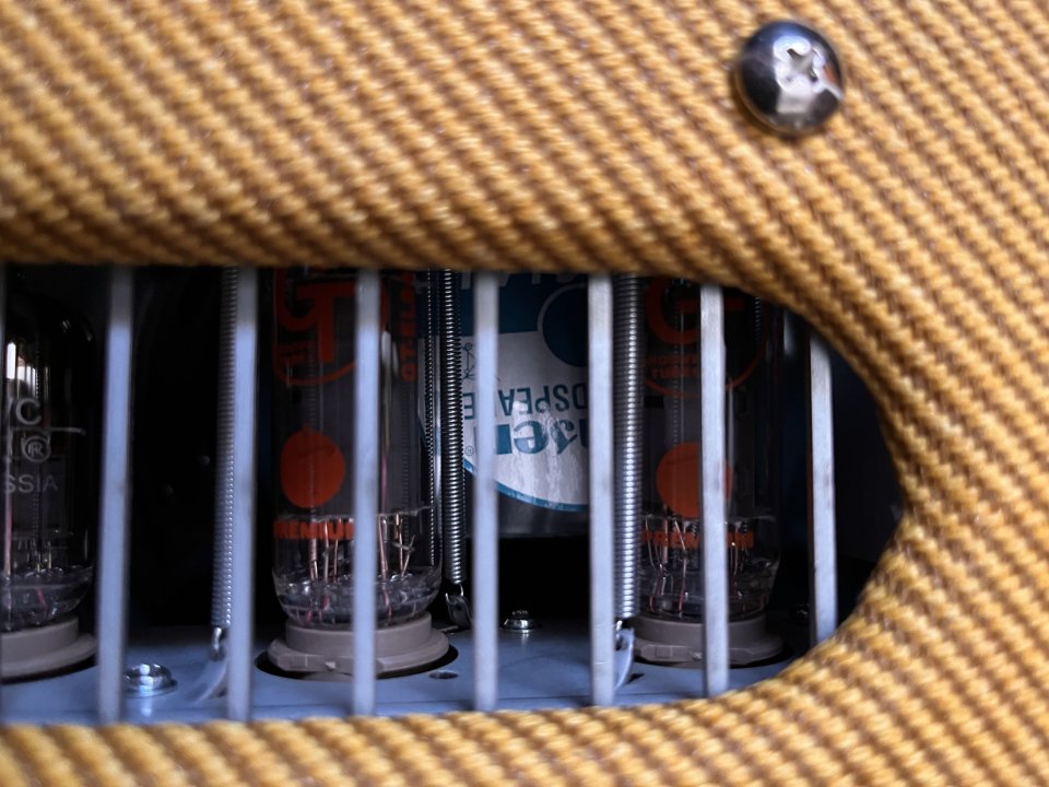 Fender Pro Junior IV limited edition Lacquered tweed de segunda mano · Foto 3 de 3 · Madrid · 439 €