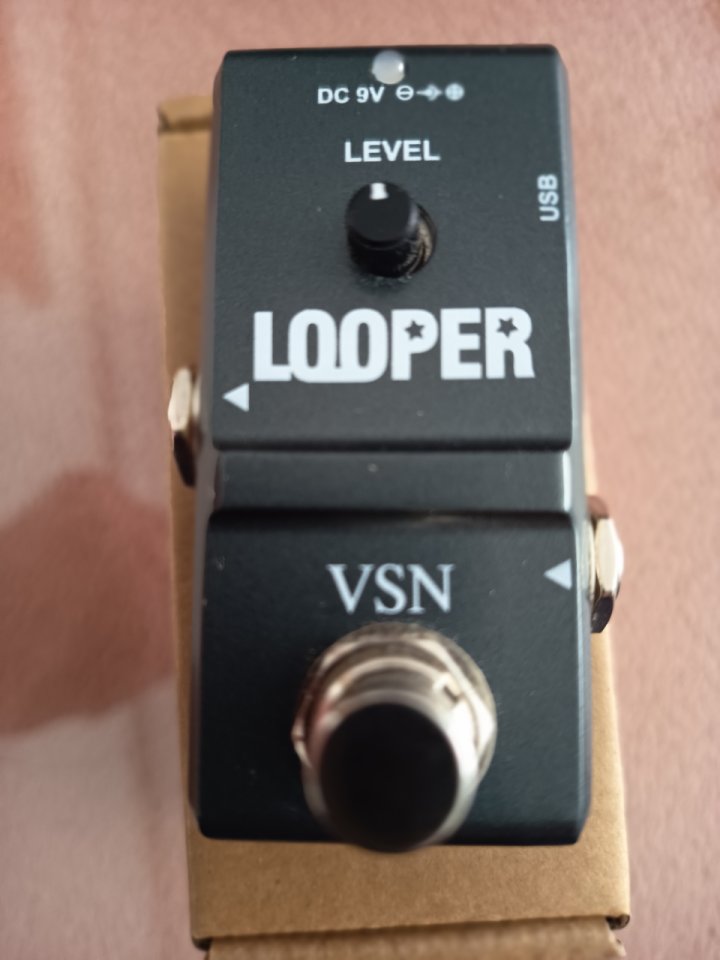 Mini pedal Looper ( envío incluido) de segunda mano · Foto 1 de 4 · Salamanca · 25 €