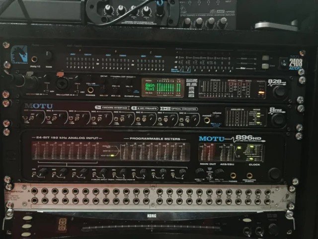 Lote MOTU PCI-424 + 2408 + 828 mkII + 8pre - 24 canales de segunda mano · Foto 2 de 3 · Córdoba · 700 €