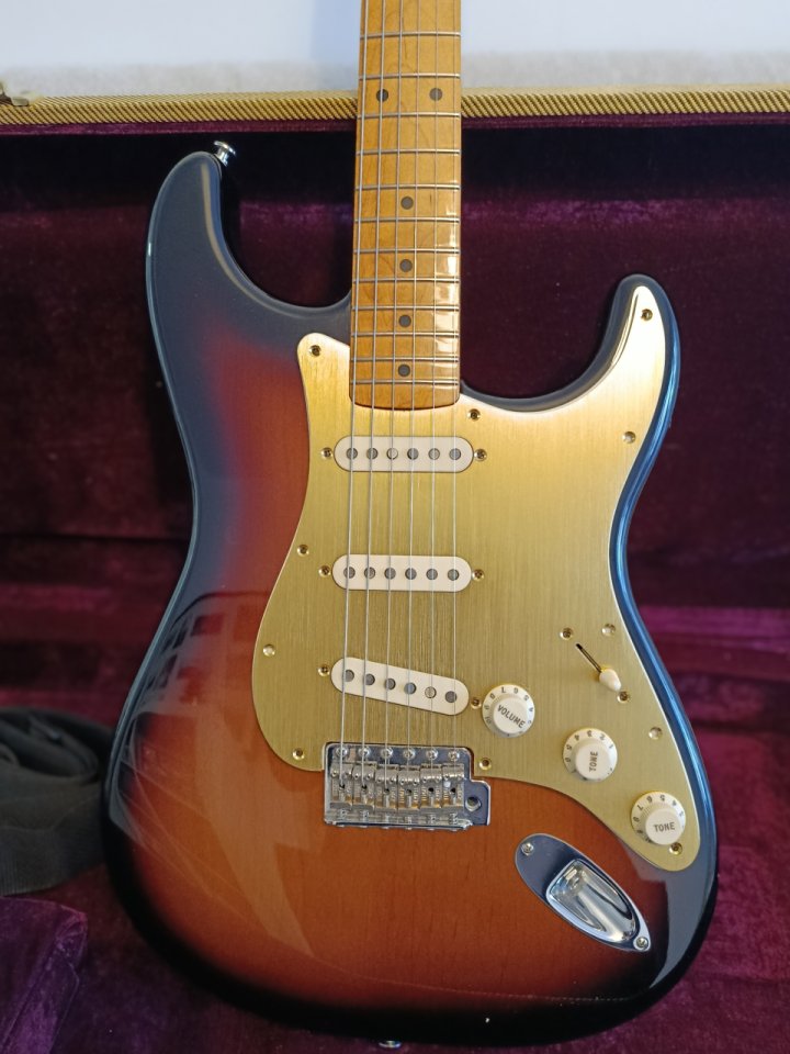 Fender stratocaster classic 50 de segunda mano · Foto 1 de 9 · Cantabria · 650 €