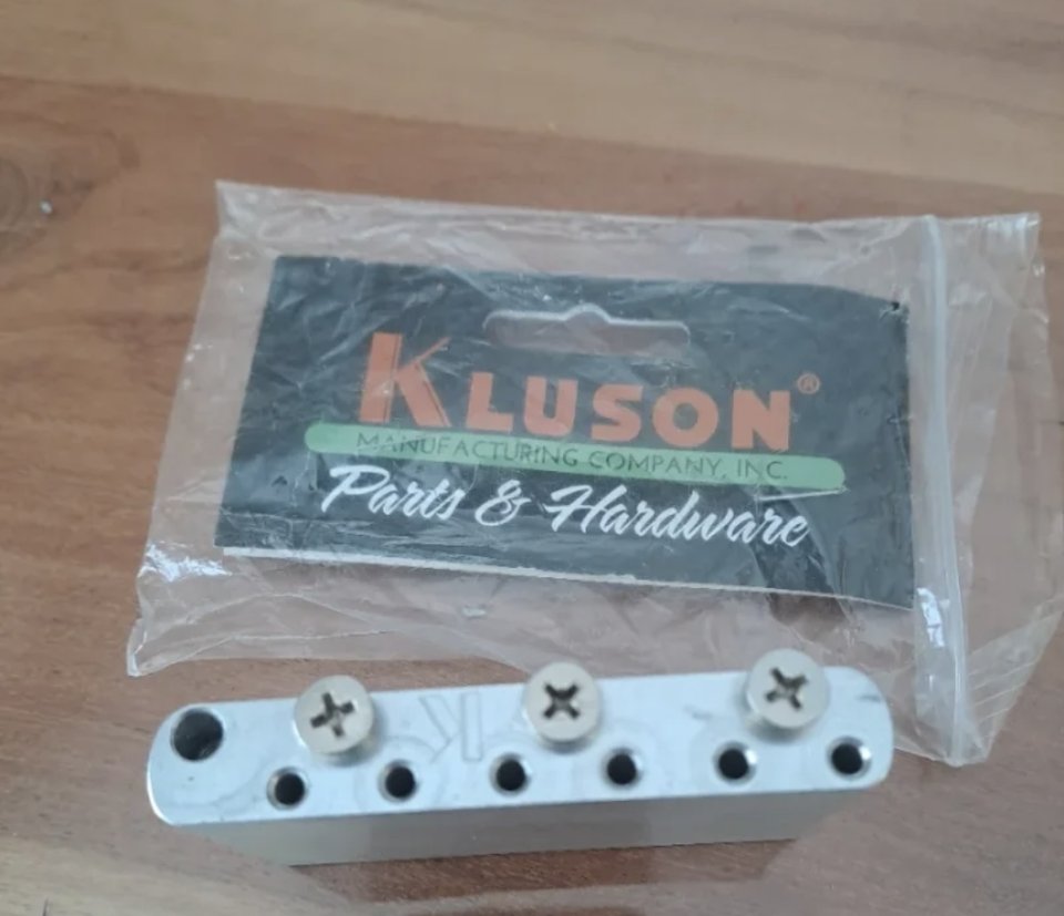 Bloque grueso stratocaster Kluson NOS de segunda mano · Foto 1 de 3 · Barcelona · 55 €