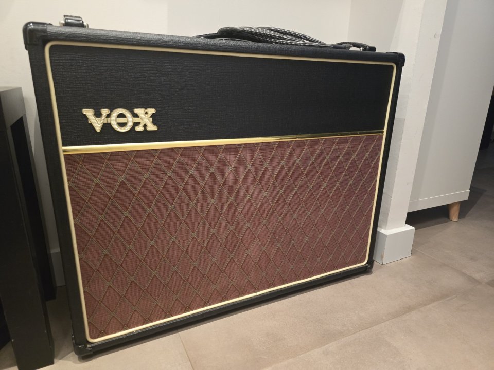 VOX AC30CC2X – 2x Celestion Alnico Blue – AC30 válvulas de segunda mano · Foto 1 de 7 · Madrid · 1100 €