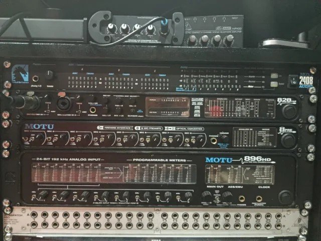 Lote MOTU PCI-424 + 2408 + 828 mkII + 8pre - 24 canales de segunda mano · Foto 3 de 3 · Córdoba · 700 €