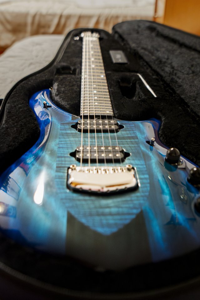 Music Man John Petrucci Blue Honu  Majesty 6