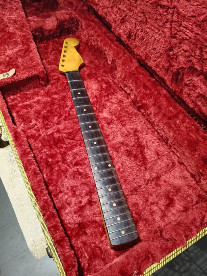 Mastil Stratocaster Palosanto de Madagascar de "rio"
