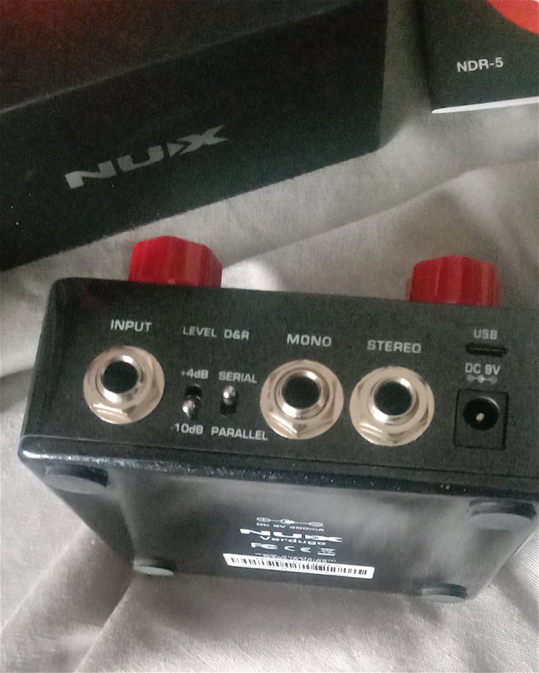 NUX Atlantic (reverb y delay)