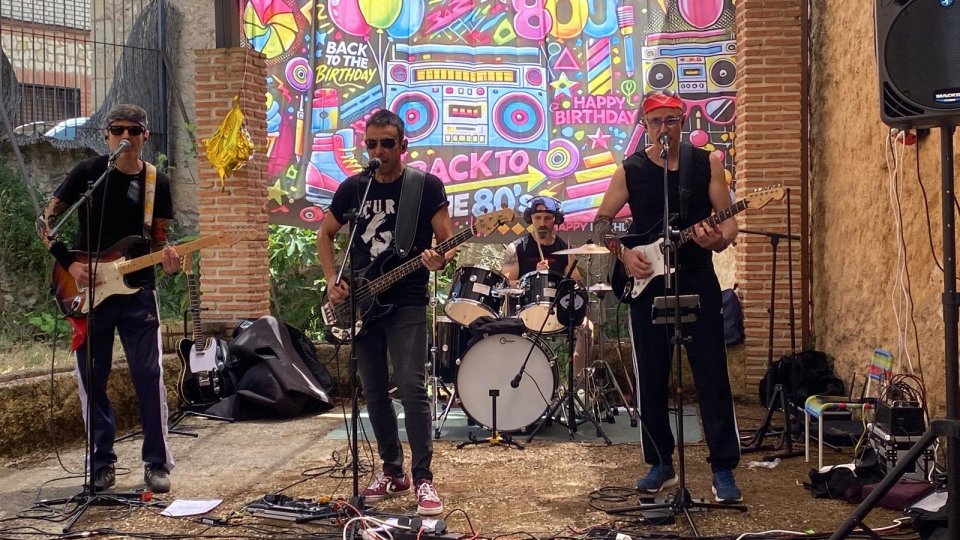 Se busca cantante sin pretensiones