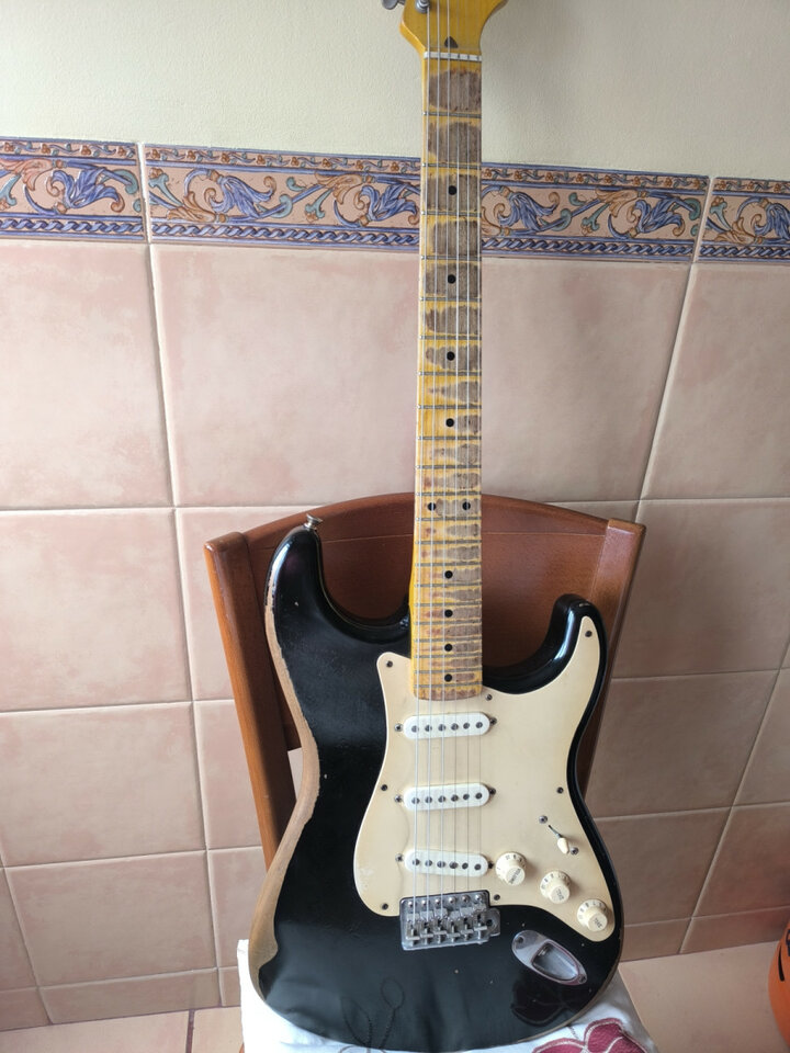Fender Strato Road Worn 50s modificada
