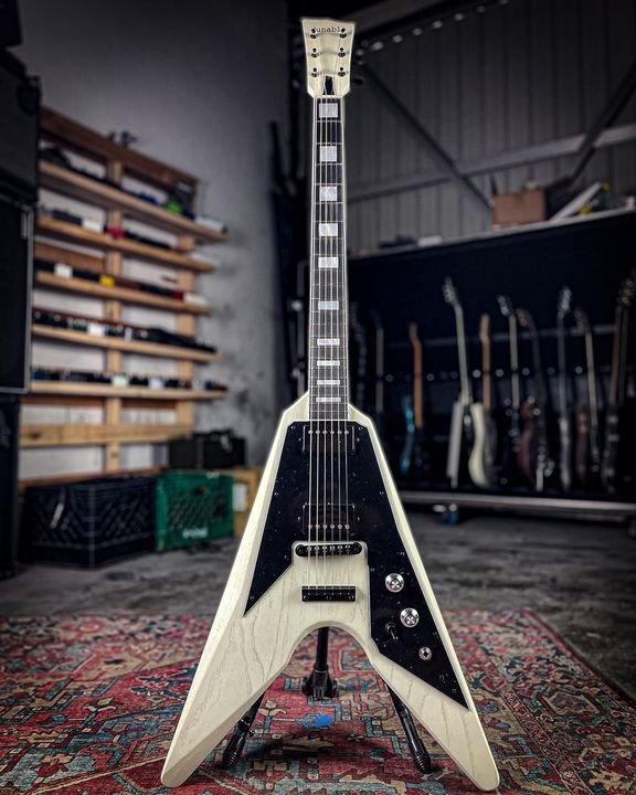 Gibson (valoro otras marcas) Flying V