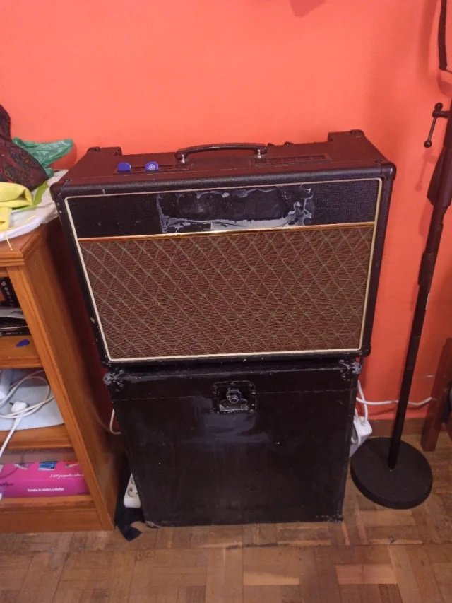 AMPLIFICADOR VOX AC15 de segunda mano · Foto 1 de 5 · Navarra · 300 €