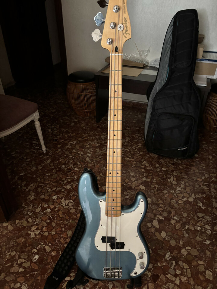 Fender Precision Player Series