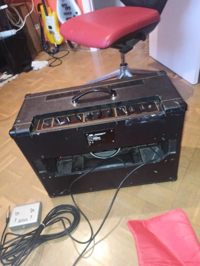 AMPLIFICADOR VOX AC15 de segunda mano · Foto 2 de 5 · Navarra · 300 €