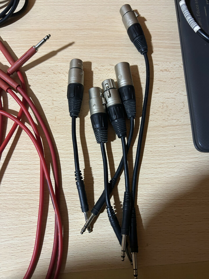 Cableado, conectores y adaptadores