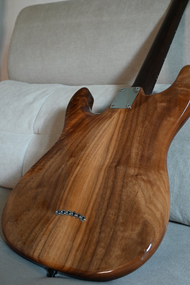 Guitarra Warmoth Seleccion Premium con pastillas Kinman. Luthier TMM de segunda mano · Foto 3 de 10 · Madrid · 1800 €