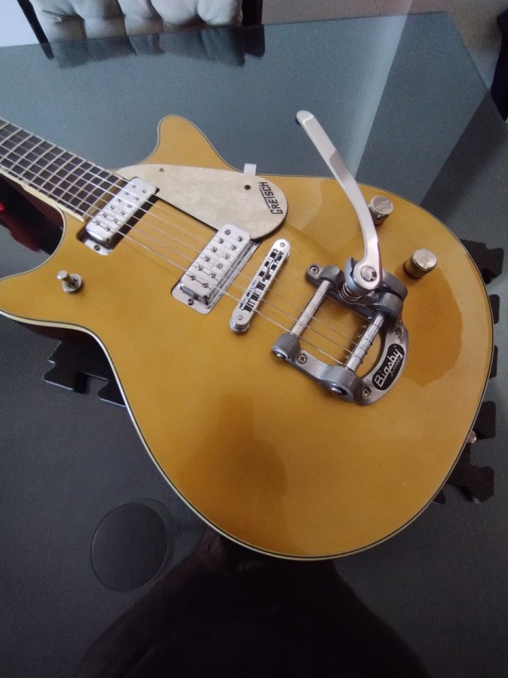 Gretsch G5248T Double Jet Gold Sparkle Top (+ estuche) de segunda mano · Foto 3 de 10 · Sevilla · 340 €