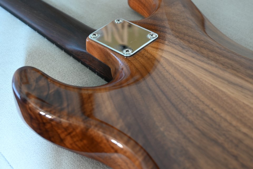 Guitarra Warmoth Seleccion Premium con pastillas Kinman. Luthier TMM de segunda mano · Foto 7 de 10 · Madrid · 1800 €