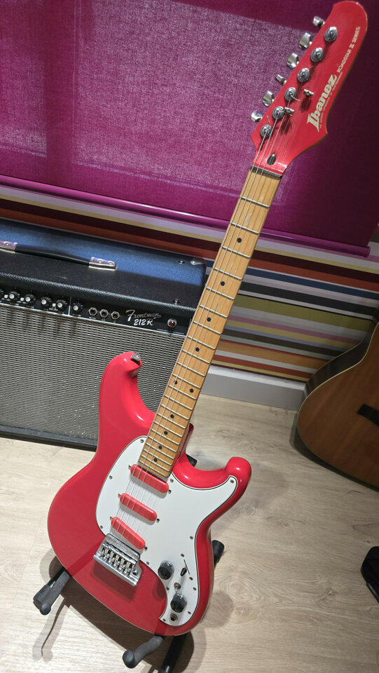 Ibanez roadstar 2 , 135 series japon 84, fender frontmam 212 r combo