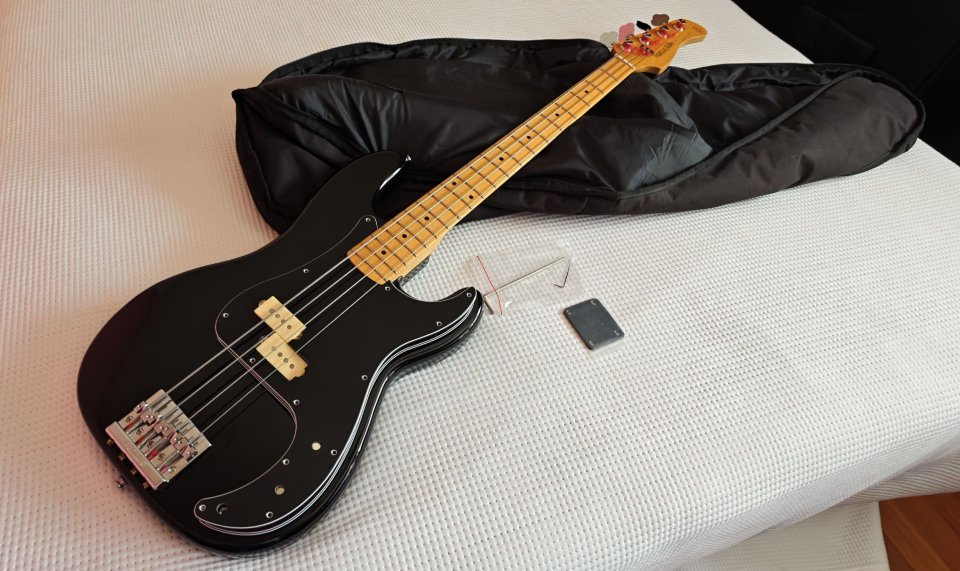 Fender Precision Sire P5 Black Bass de segunda mano · Foto 2 de 10 · Lugo · 490 €
