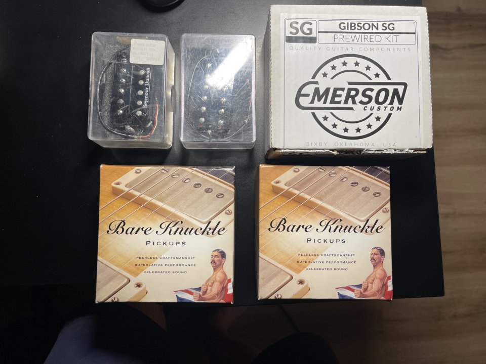 Pastillas Humbucker de calidad y Prewired Kit Emerson Custom Gibson SG de segunda mano · Girona · 300 €