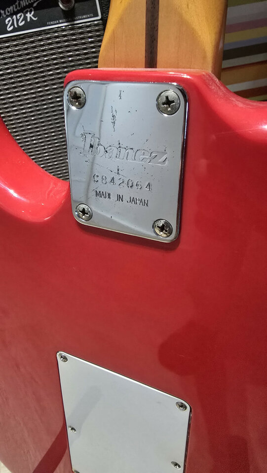 Ibanez roadstar 2 , 135 series japon 84, fender frontmam 212 r combo