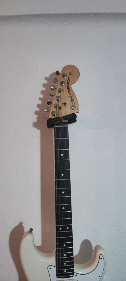 Fender Stratocaster Performer Artic White