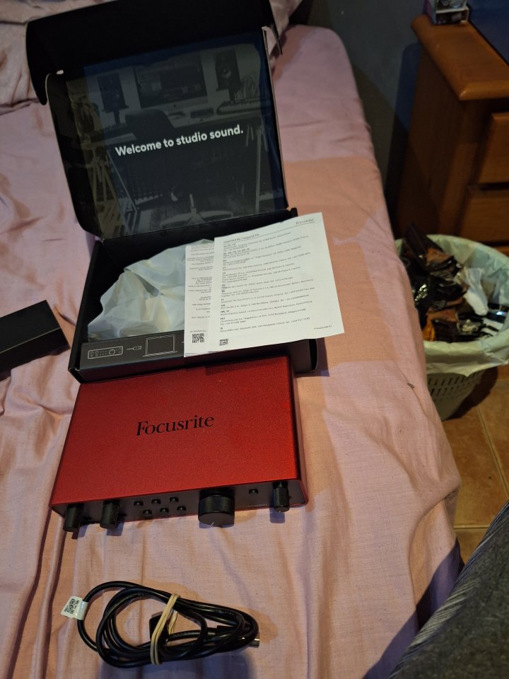 Interfaz focusrite 2i2:4 generación de segunda mano · Foto 4 de 10 · Castellón · 110 €