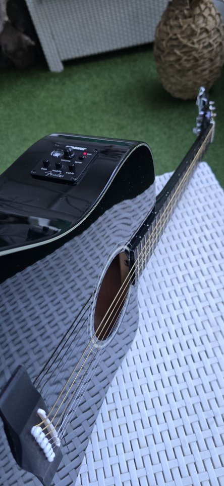 Fender Electroacústica de segunda mano · Foto 6 de 10 · Madrid · 175 €