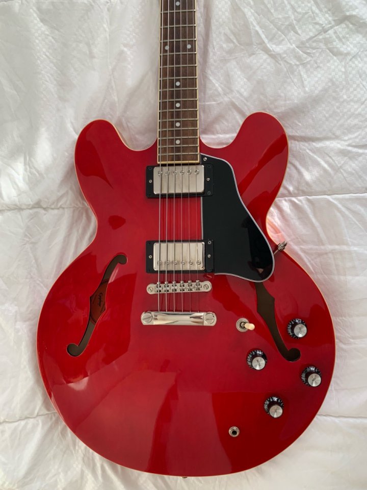 Epiphone ES-335 de segunda mano · Foto 1 de 6 · Madrid · 335 €