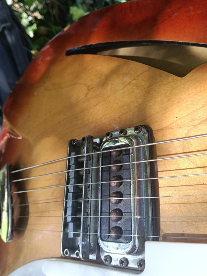Rickembacker 330 FG de segunda mano · Foto 5 de 10 · A Coruña · 1800 €