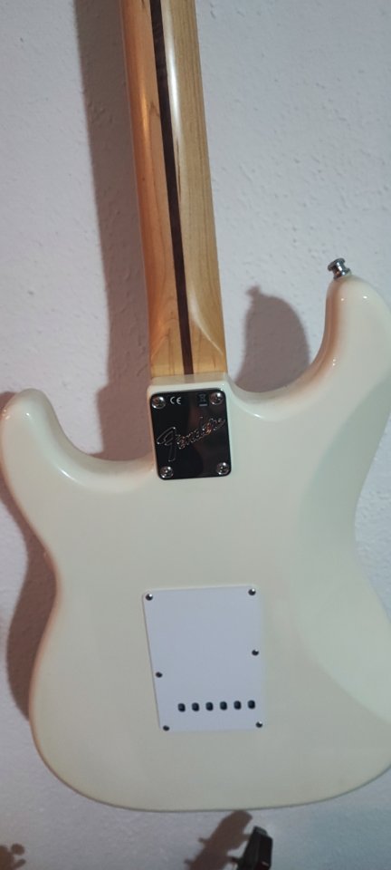 Fender Stratocaster Performer Artic White