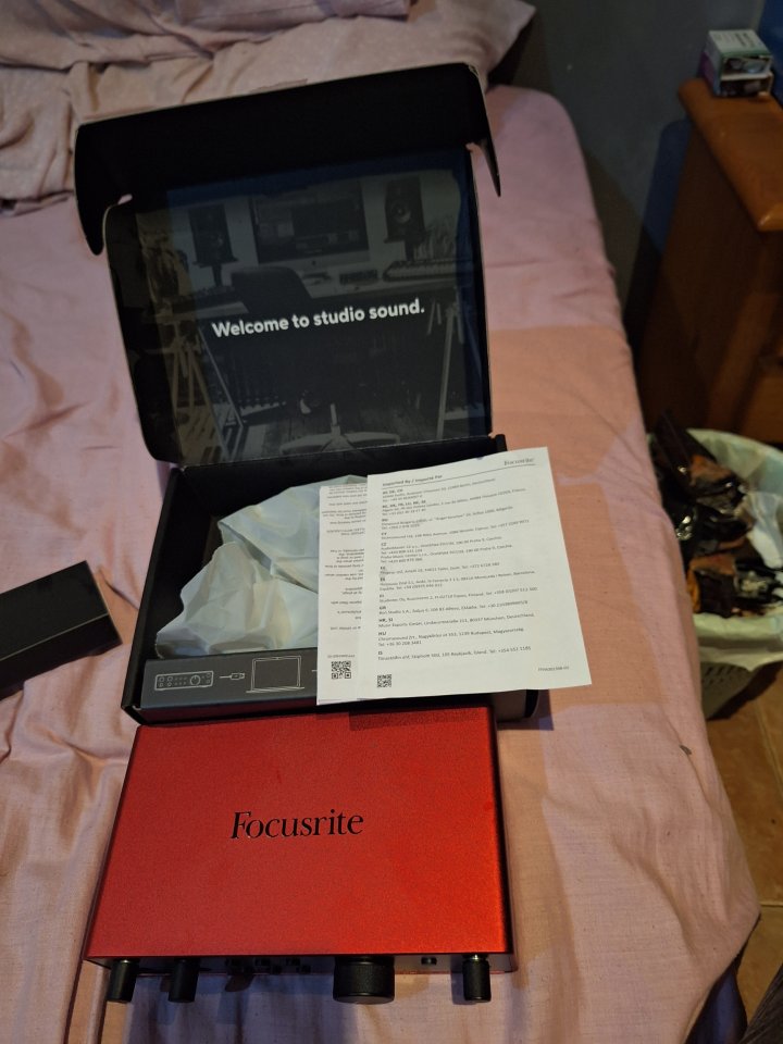 Interfaz focusrite 2i2:4 generación de segunda mano · Foto 5 de 10 · Castellón · 110 €