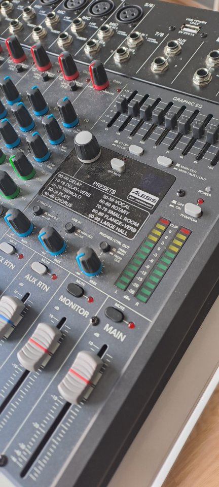 Alto Professional Live 802 de segunda mano · Foto 2 de 4 · Barcelona · 145 €
