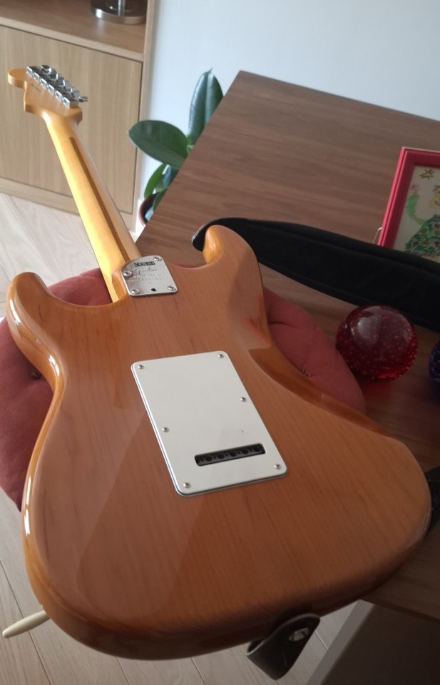 Fender Stratocaster American Pro II Hss. de segunda mano · Foto 4 de 8 · Madrid · 1550 €