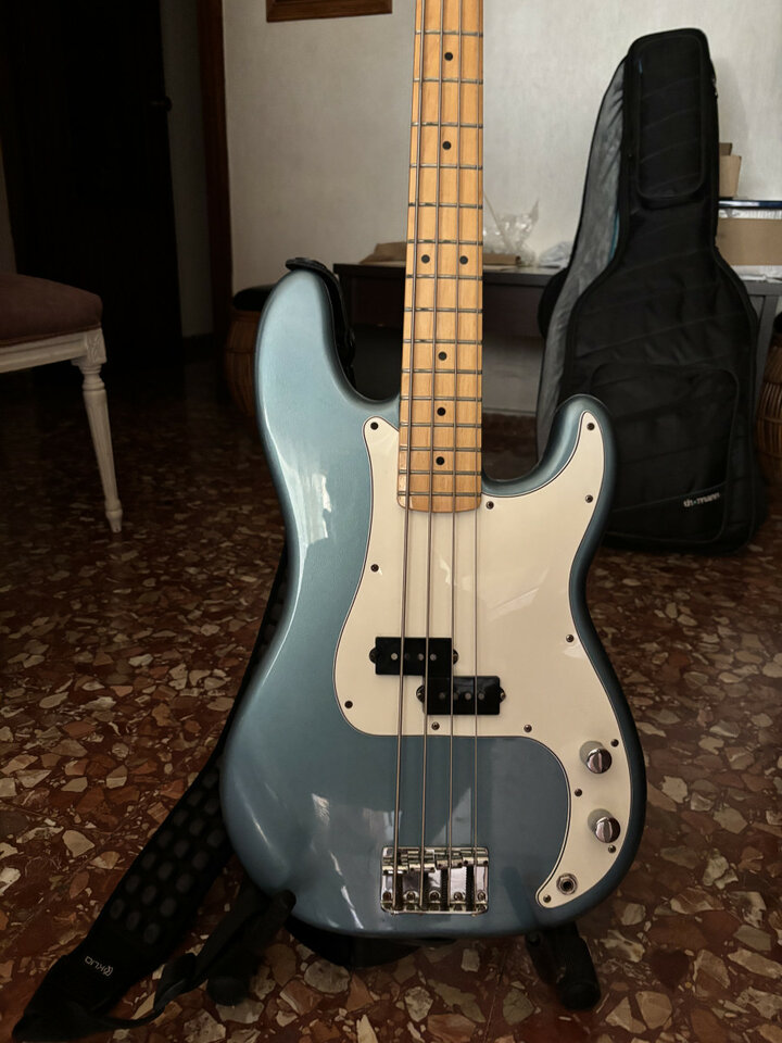 Fender Precision Player Series
