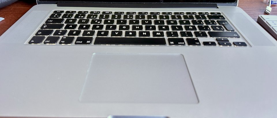 Apple MacBook Pro Retina 15" 2014 de segunda mano · Foto 3 de 6 · Illes Balears · 450 €