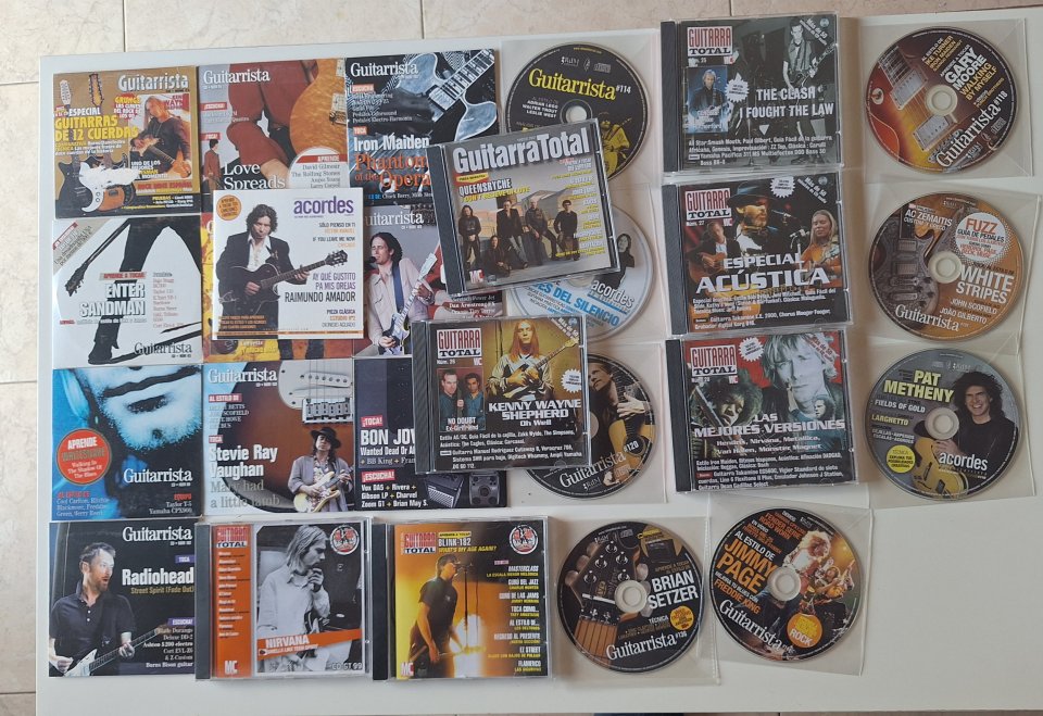 Lote de revistes con sus correspondientes CDs de segunda mano · Foto 6 de 6 · Barcelona · 50 €