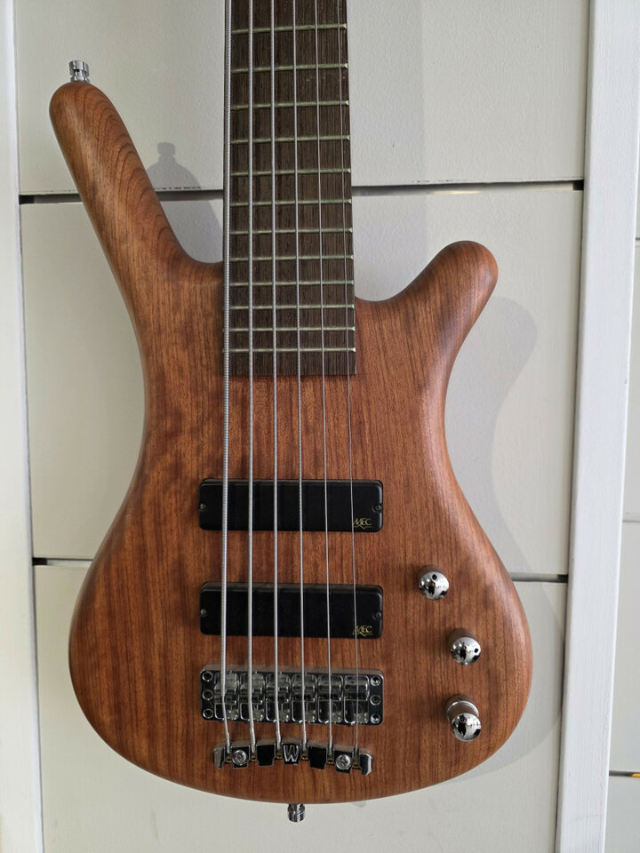 Warwick Corvette 6 cuerdas