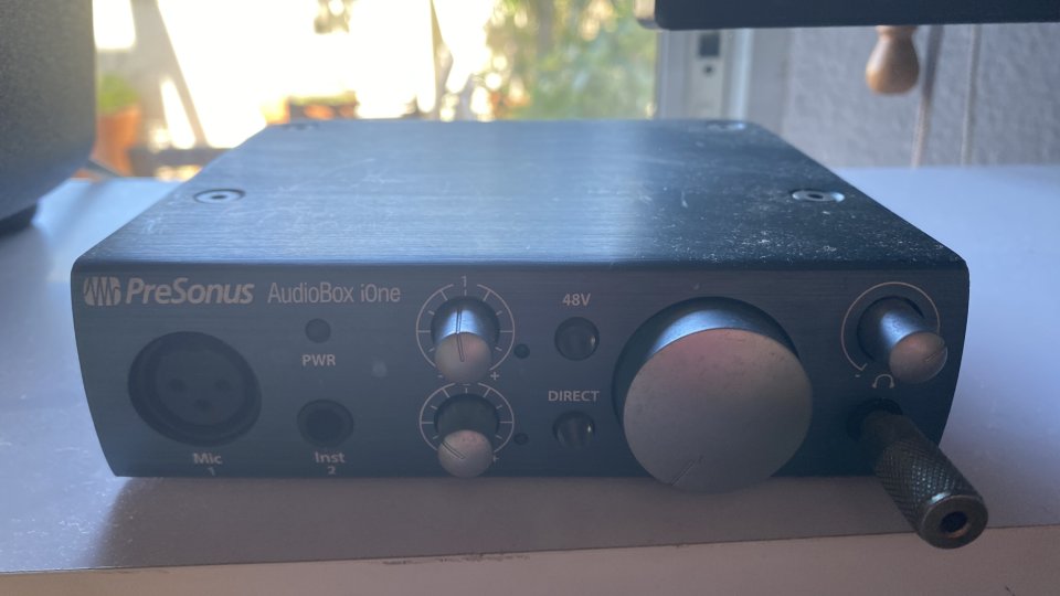 PreSonus AudioBox iOne.