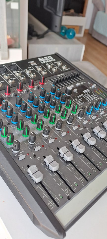 Alto Professional Live 802 de segunda mano · Foto 3 de 4 · Barcelona · 145 €