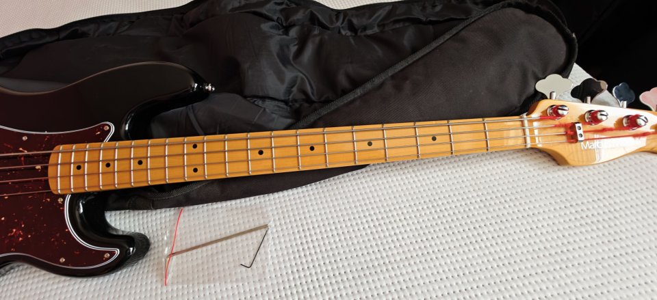 Fender Precision Sire P5 Black Bass de segunda mano · Foto 7 de 10 · Lugo · 490 €