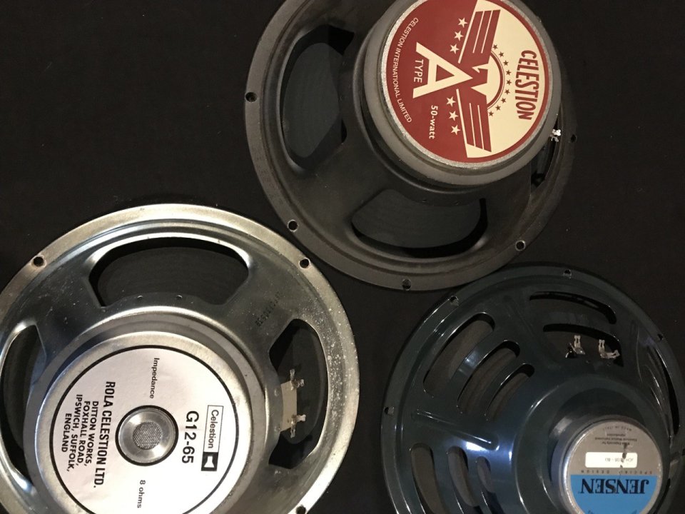 Varios altavoces 12"