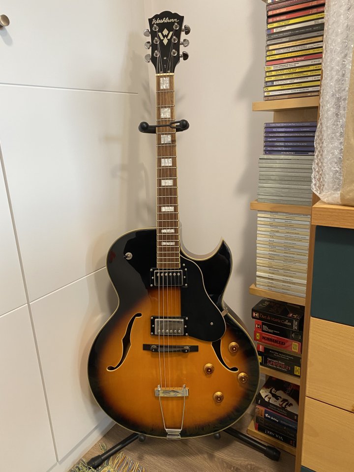 Guitarra Washburn J-3 TS Hollow Body tipo Gibson ES-175